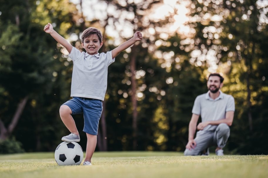 Mesajele pe care le transmiti copiilor tai le modeleaza experienta sportiva