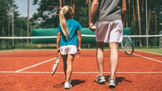 Sfaturi pentru parintii unui sportiv jucator de tenis